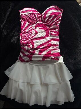 2/10$ Vintage Sirens Tube Top 🩷